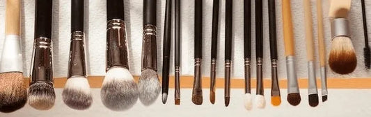 Comment prendre soin de vos produits de maquillage pour une utilisation sûre et longue durée - La Makeuperie