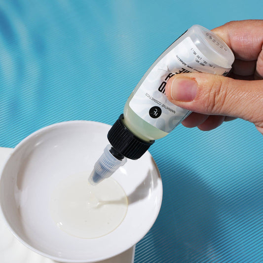 Adhésif pour dentelle avec maintien fort et imperméable - 1 fl. oz. Narrative Cosmetics