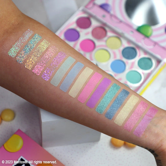 Swatch Palette de 15 fards à paupière - Mentos Mixed Fruit Pastel - Rude Cosmetics