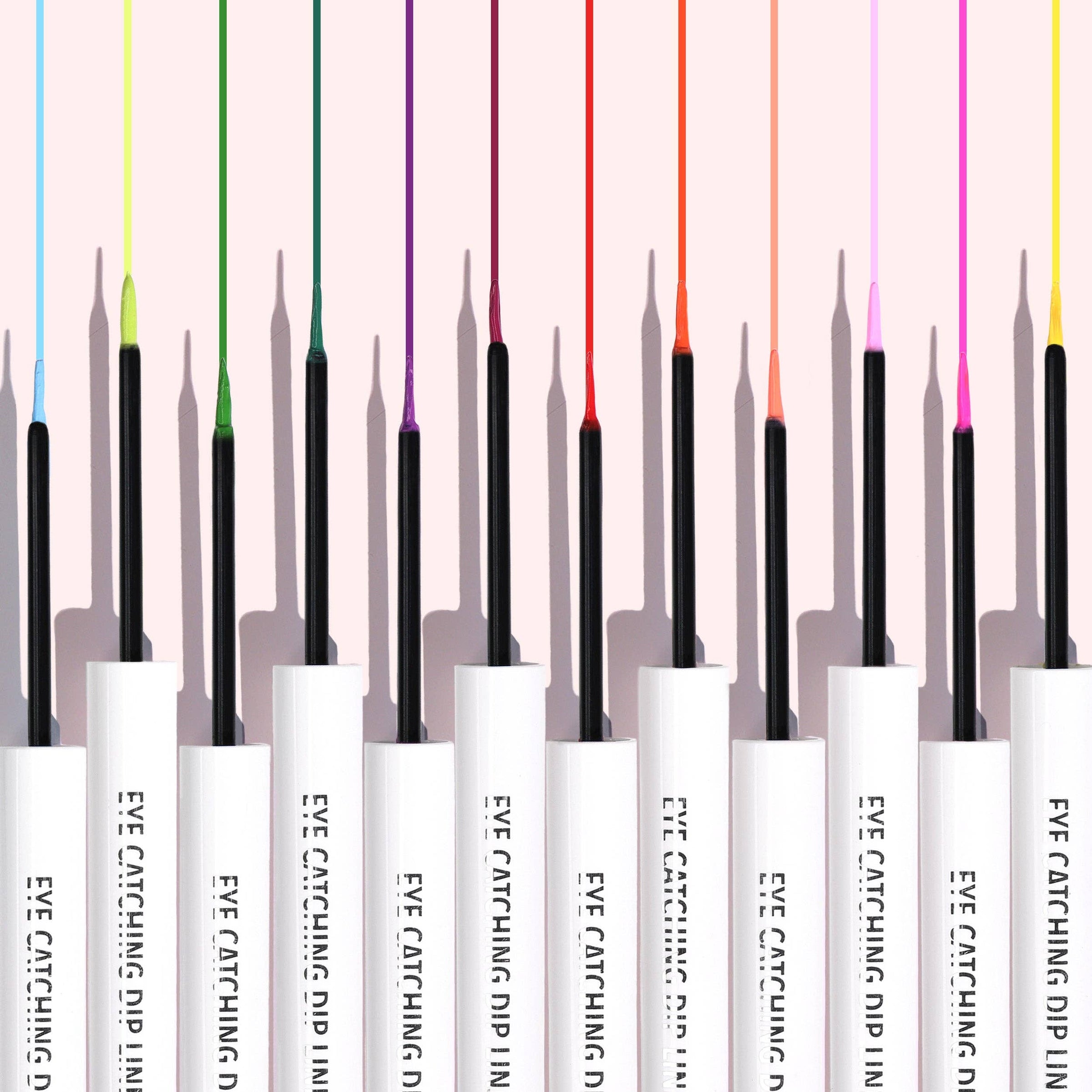 Crayon imperméable accrocheur 017, rose vif Moira Cosmetics