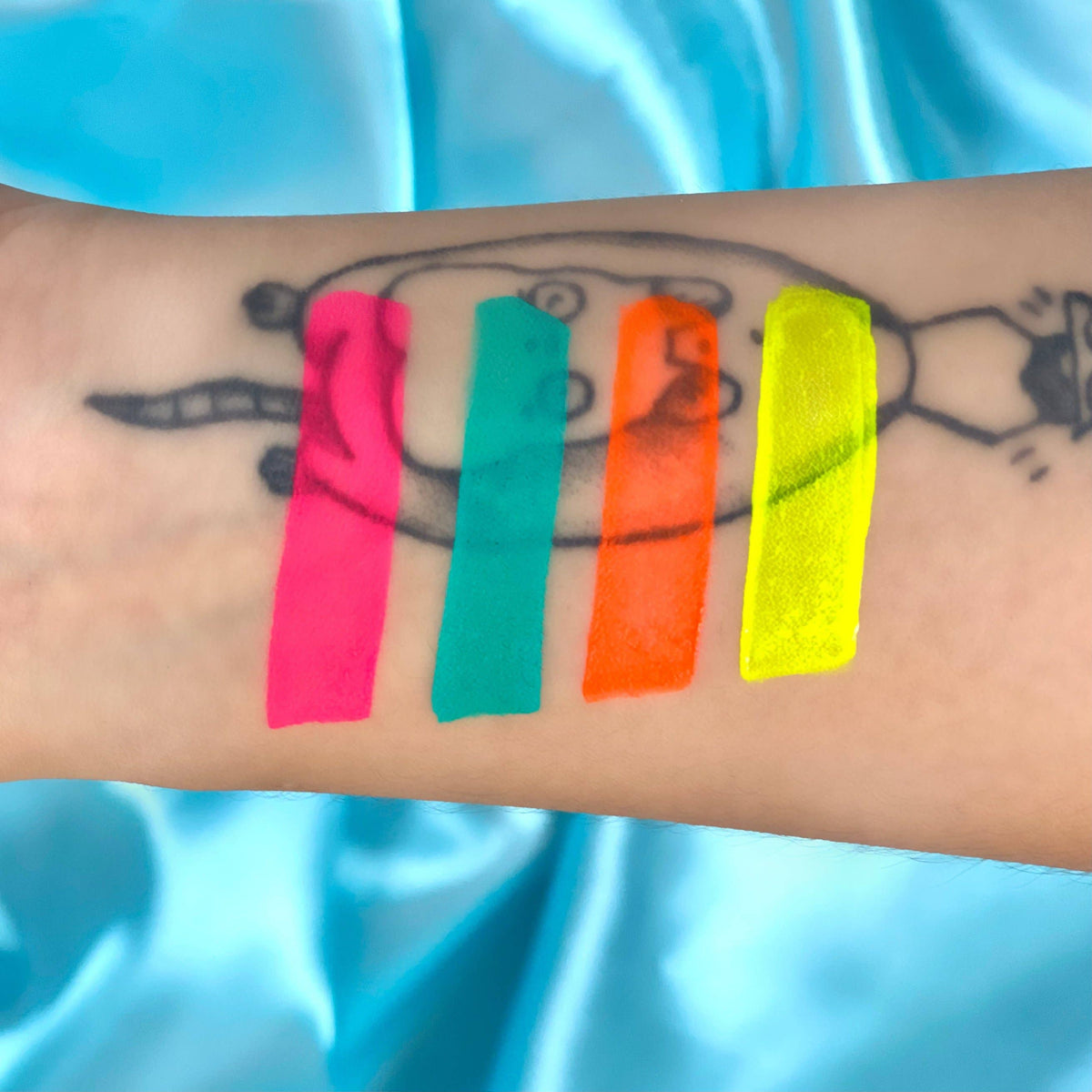 Doublure Splash activée par l'eau: Rayonne Rude Cosmetics