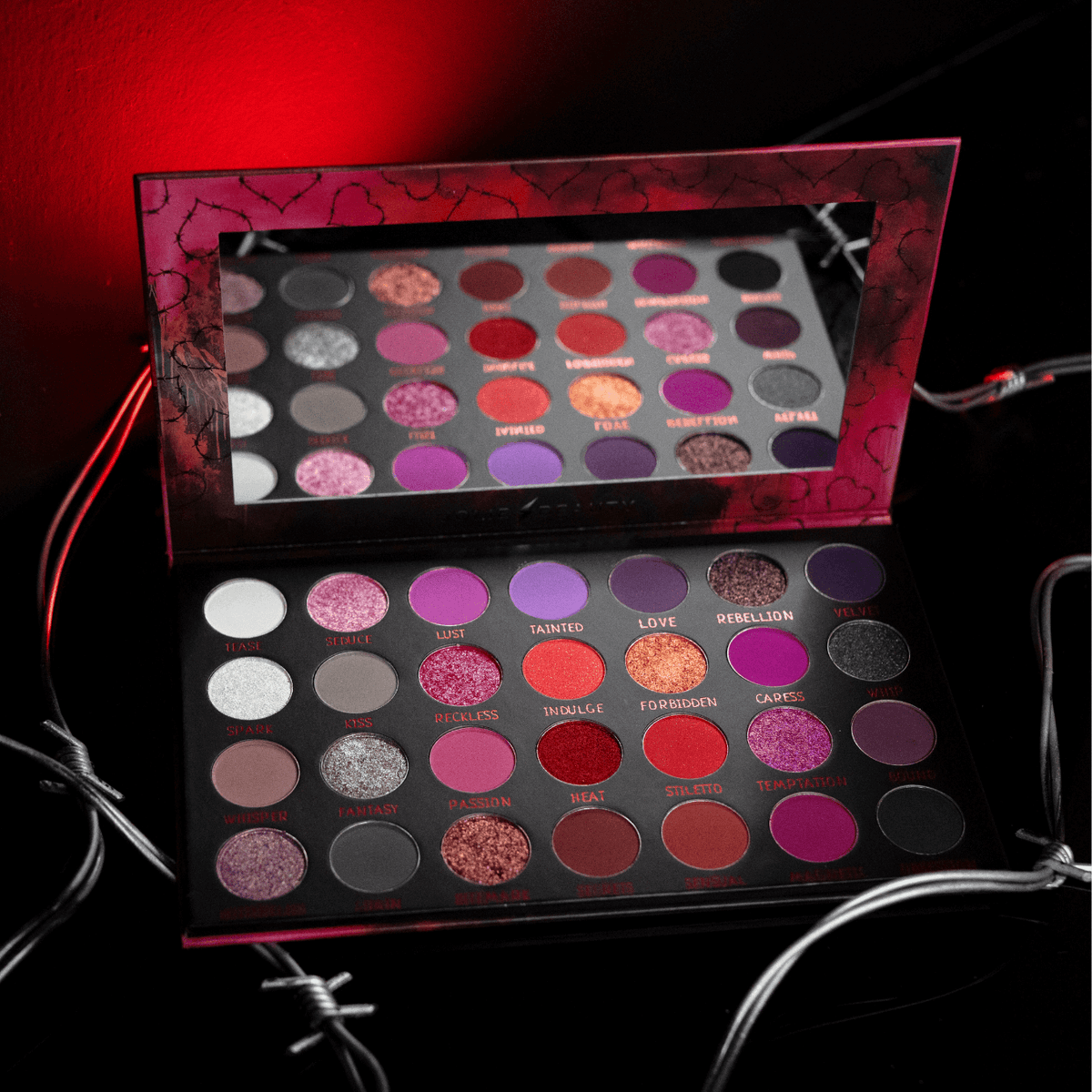 Palette de 28 fards à paupière - Tainted - 56 g