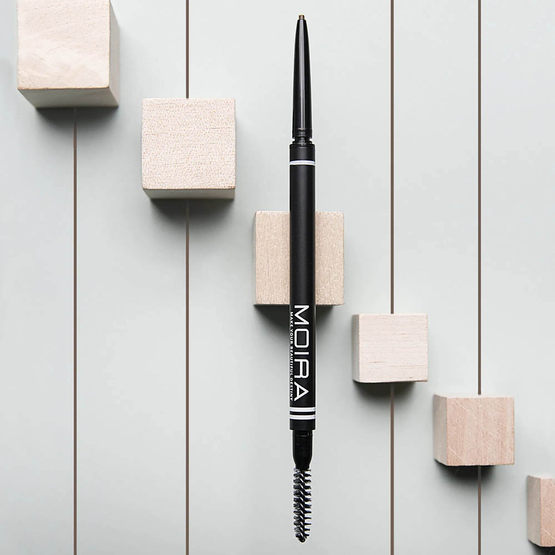 Crayon à sourcils - 102 Auburn - 0,09 g Moira Cosmetics