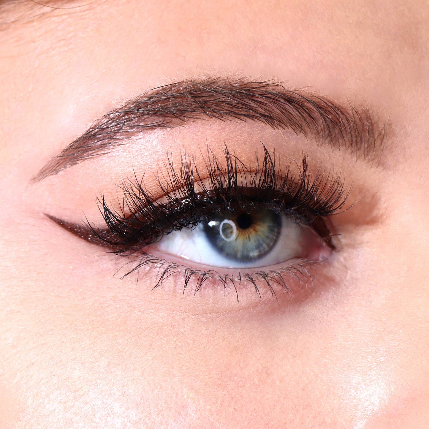 Feutre plongeant accrocheur 004, marron Moira Cosmetics