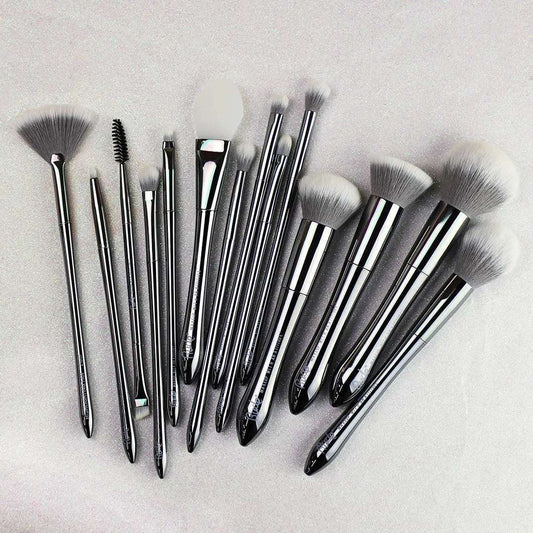 Pinceau Diffuseur Visage - Silver Bullet - #21059 Rude Cosmetics