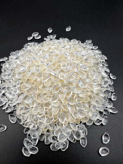 Perles d'encapsulation pour la création de prothèses et de calottes chauves