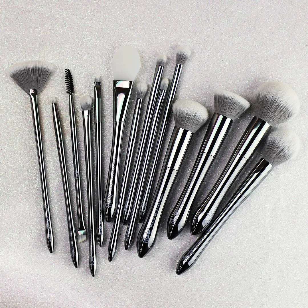Pinceau Fond de teint Plat - Silver Bullet - #21058 Rude Cosmetics