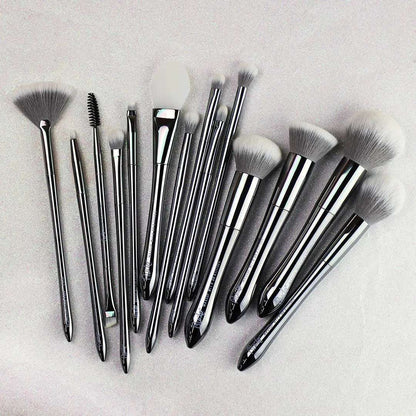 Pinceau Fond de teint Plat - Silver Bullet - #21058 Rude Cosmetics