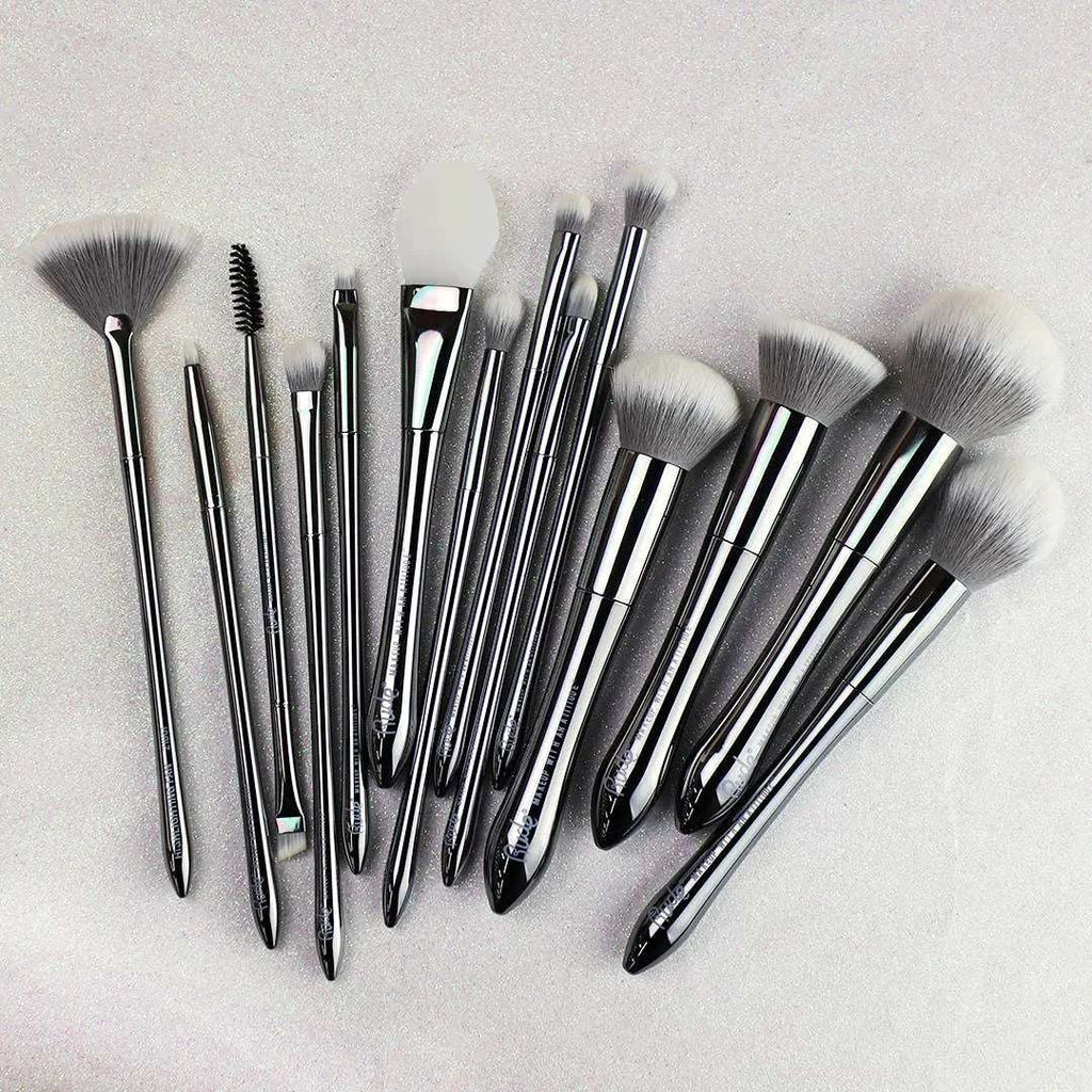 Pinceau Bronzer Visage - Silver Bullet - #21057 Rude Cosmetics