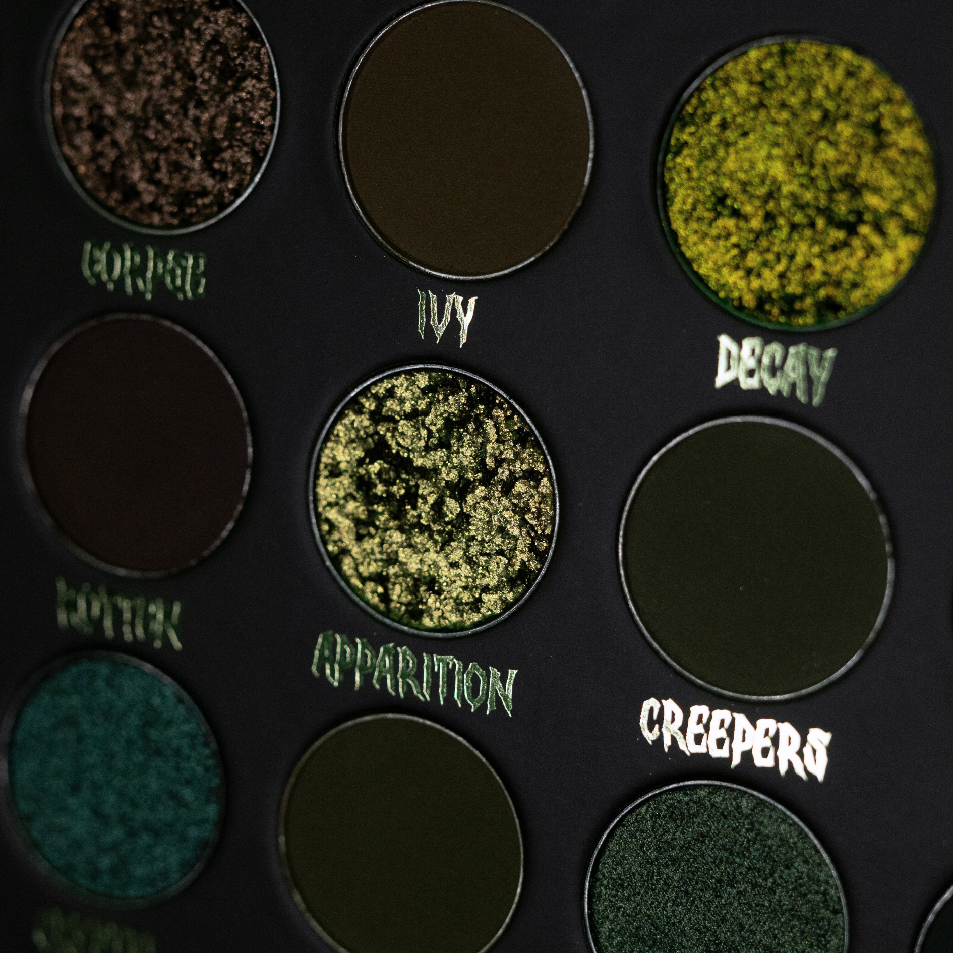 Palette de 28 fards à paupière - Cryptic